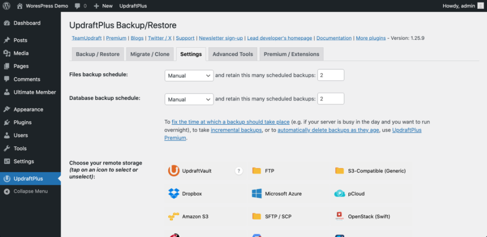 UpdraftPlus WordPress backup settings: manual schedules, remote storage options (Dropbox, Amazon S3, UpdraftVault) for website backups.