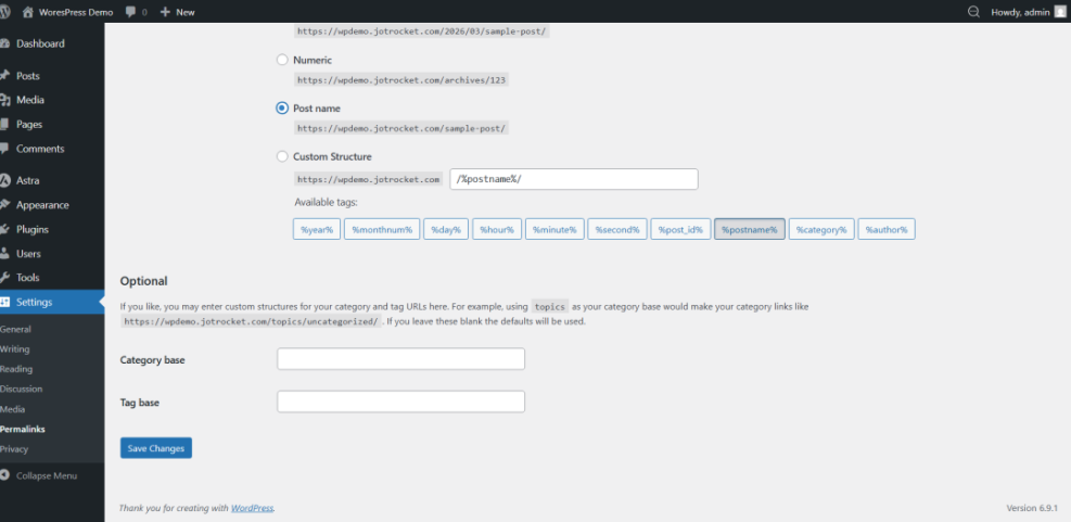 WordPress Permalinks settings page displaying the 'Post name' option selected, configuring URLs to use SEO-friendly slugs.
